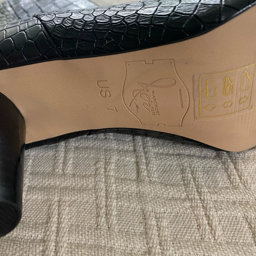 Anthony Veer black leather booties. - Picture 9 of 12